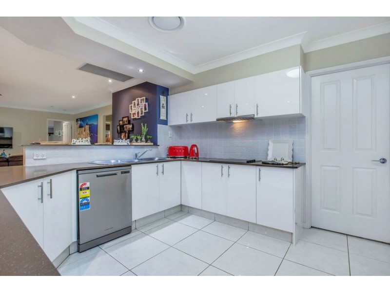 6 Drumbeat Pl, Coomera Waters QLD 4209