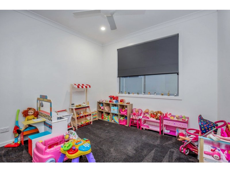 22 Paradise Parade, Jacobs Well QLD 4208