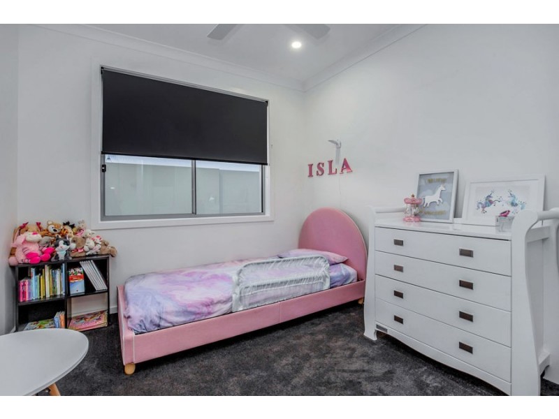 22 Paradise Parade, Jacobs Well QLD 4208