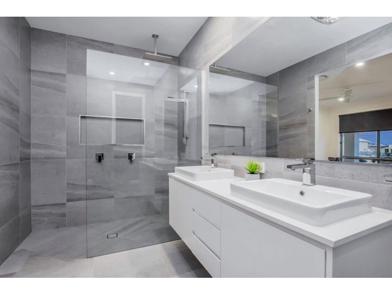 22 Paradise Parade, Jacobs Well QLD 4208