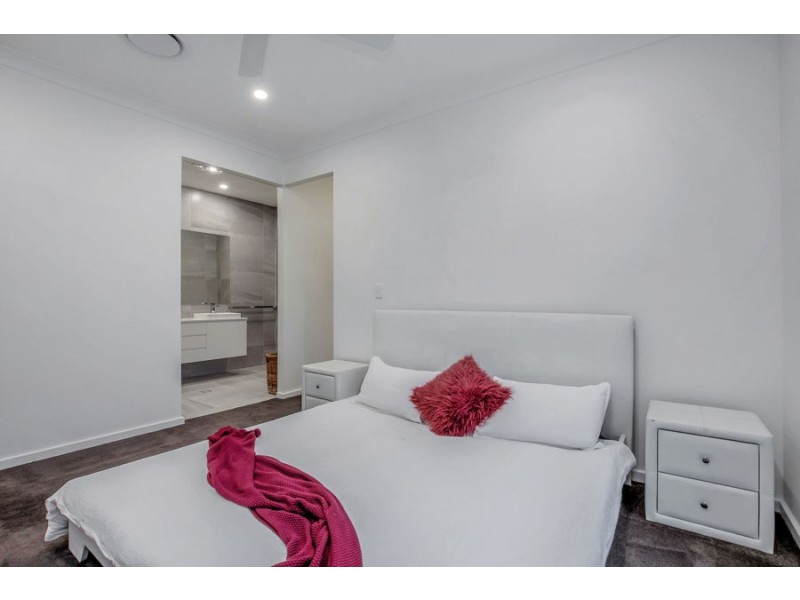 22 Paradise Parade, Jacobs Well QLD 4208