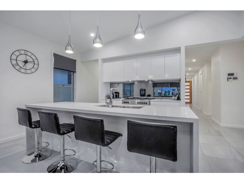 22 Paradise Parade, Jacobs Well QLD 4208