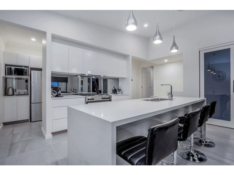 22 Paradise Parade, Jacobs Well QLD 4208