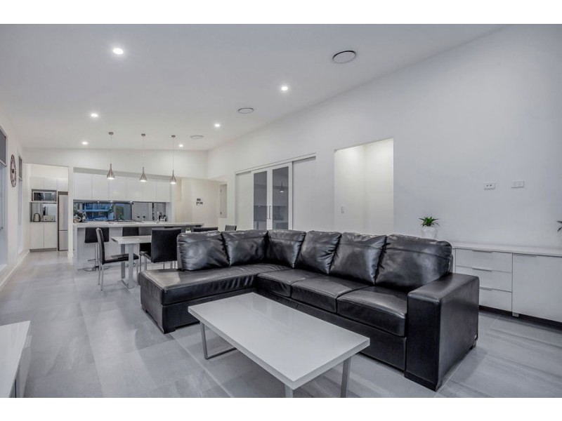 22 Paradise Parade, Jacobs Well QLD 4208