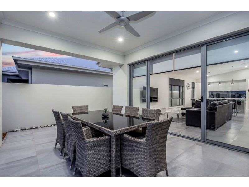 22 Paradise Parade, Jacobs Well QLD 4208