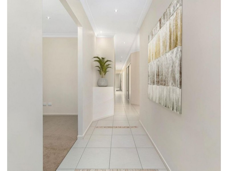 4 John Markwell Parade, Daisy Hill QLD 4127