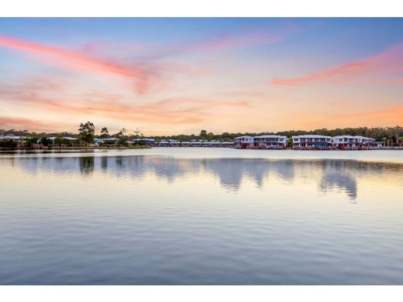 8/1 Manacor Place, Coombabah QLD 4216