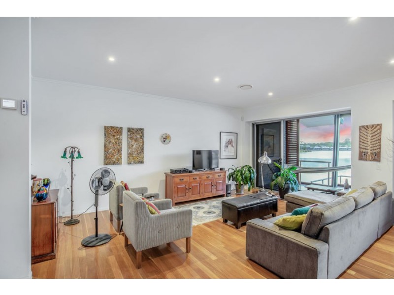 8/1 Manacor Place, Coombabah QLD 4216