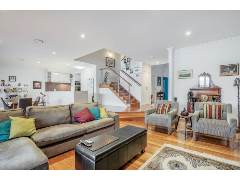 8/1 Manacor Place, Coombabah QLD 4216