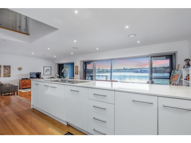 8/1 Manacor Place, Coombabah QLD 4216