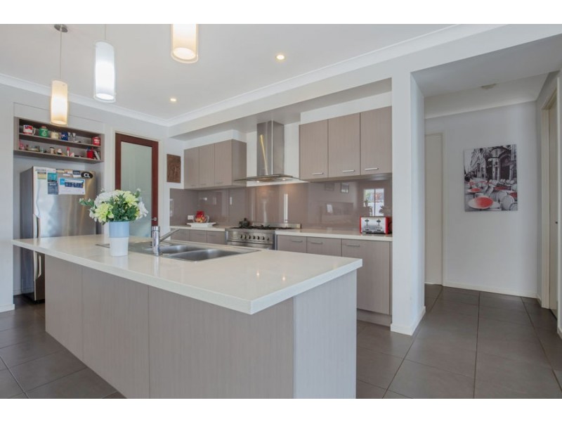 31 Marina Parade, Jacobs Well QLD 4208
