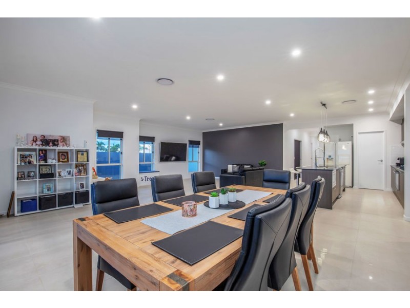 3 Paradise Parade, Jacobs Well QLD 4208