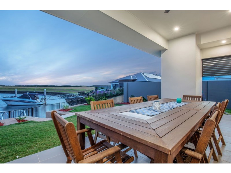 3 Paradise Parade, Jacobs Well QLD 4208