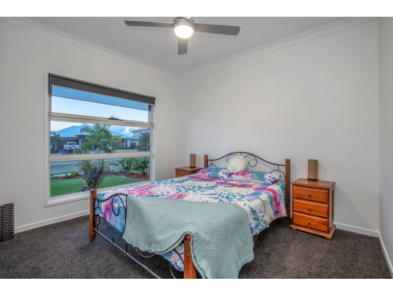 3 Paradise Parade, Jacobs Well QLD 4208