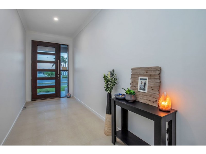 3 Paradise Parade, Jacobs Well QLD 4208