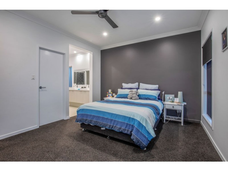 3 Paradise Parade, Jacobs Well QLD 4208