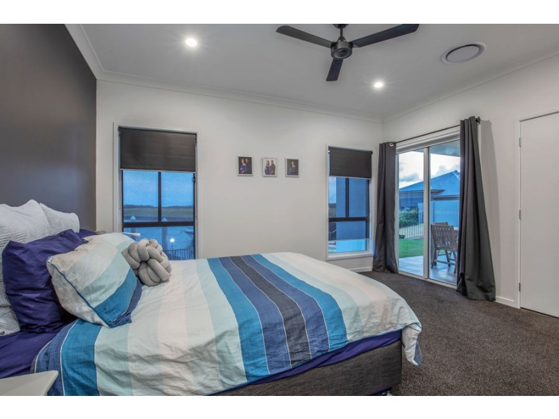 3 Paradise Parade, Jacobs Well QLD 4208