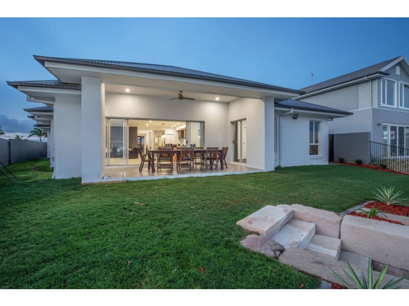 3 Paradise Parade, Jacobs Well QLD 4208