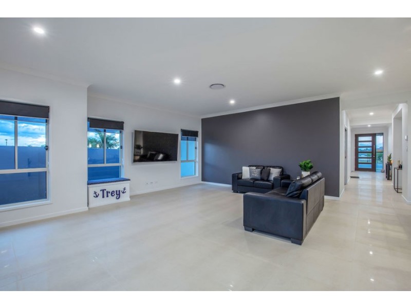 3 Paradise Parade, Jacobs Well QLD 4208