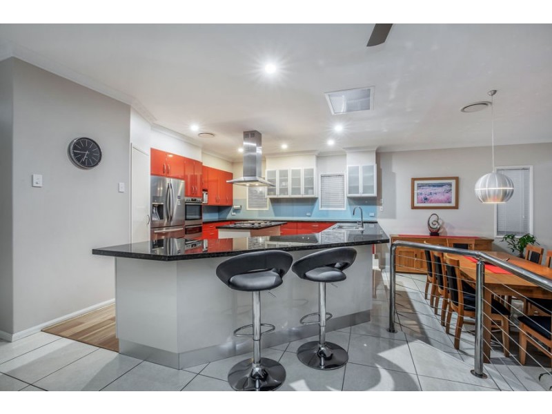 9 Marina Parade, Jacobs Well QLD 4208