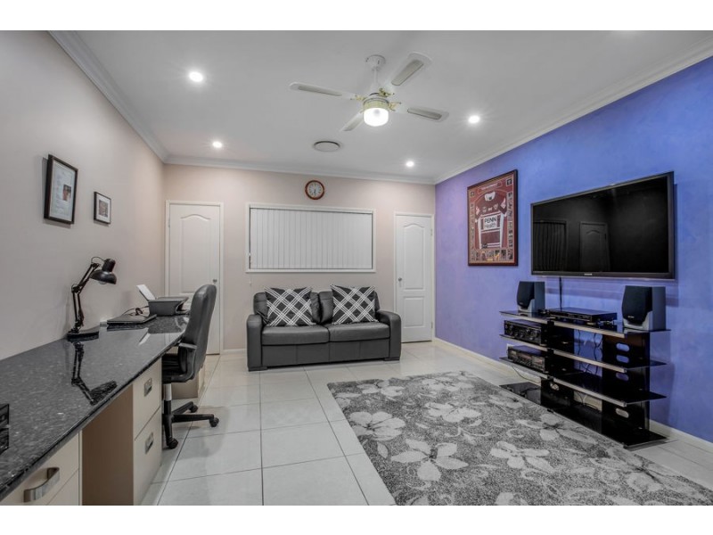 9 Marina Parade, Jacobs Well QLD 4208