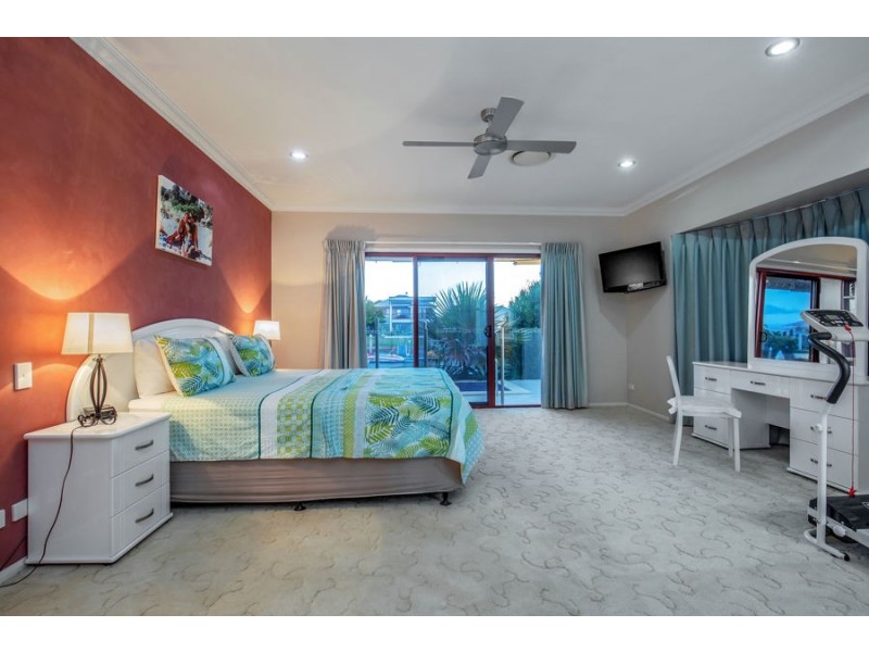 9 Marina Parade, Jacobs Well QLD 4208