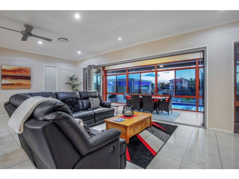 9 Marina Parade, Jacobs Well QLD 4208