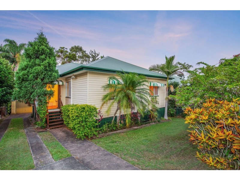 106 Esher Street, Holland Park West QLD 4121