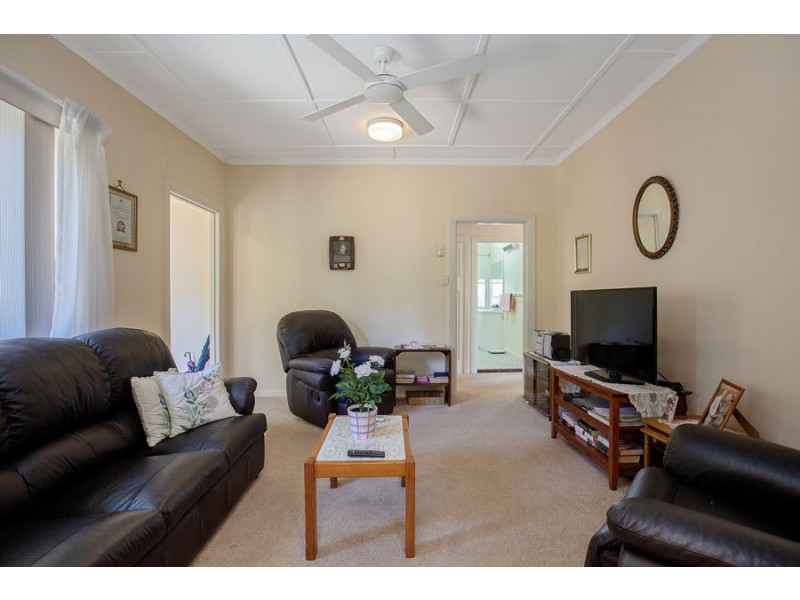 106 Esher Street, Holland Park West QLD 4121