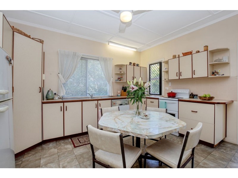 106 Esher Street, Holland Park West QLD 4121