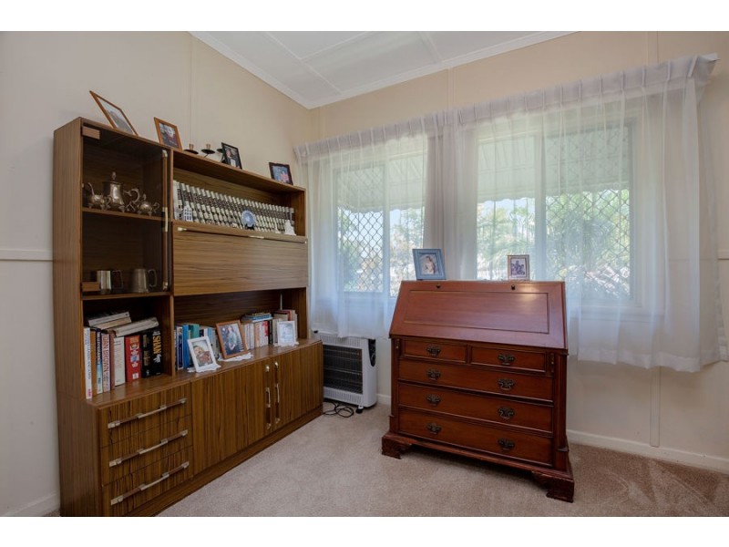 106 Esher Street, Holland Park West QLD 4121