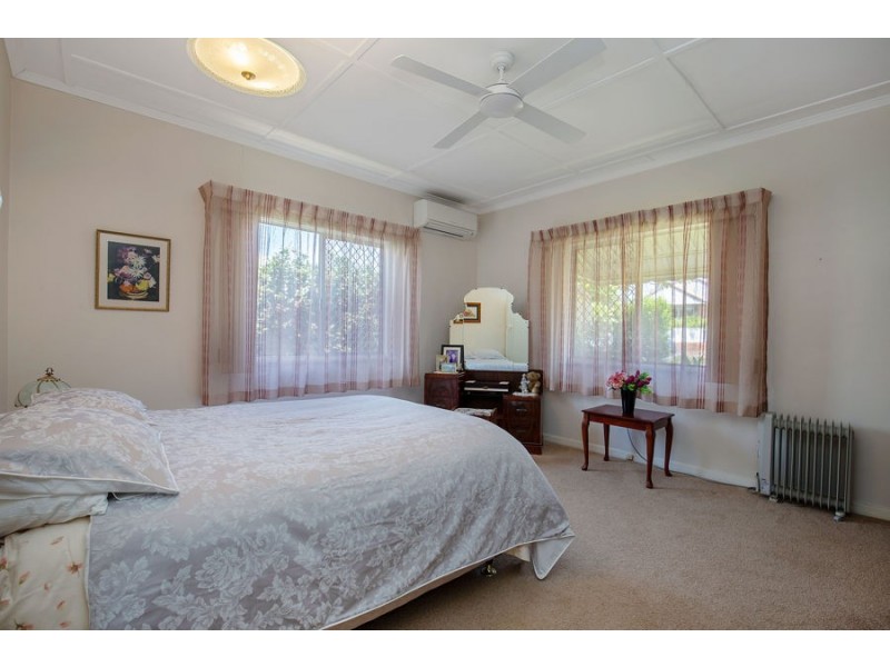 106 Esher Street, Holland Park West QLD 4121