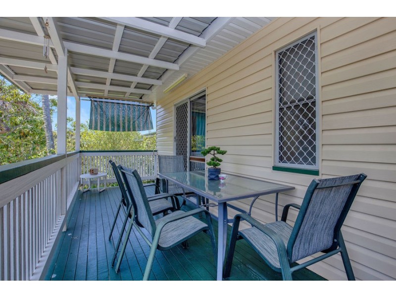 106 Esher Street, Holland Park West QLD 4121