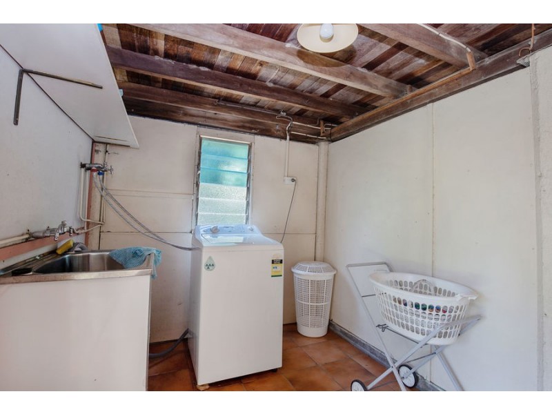 106 Esher Street, Holland Park West QLD 4121