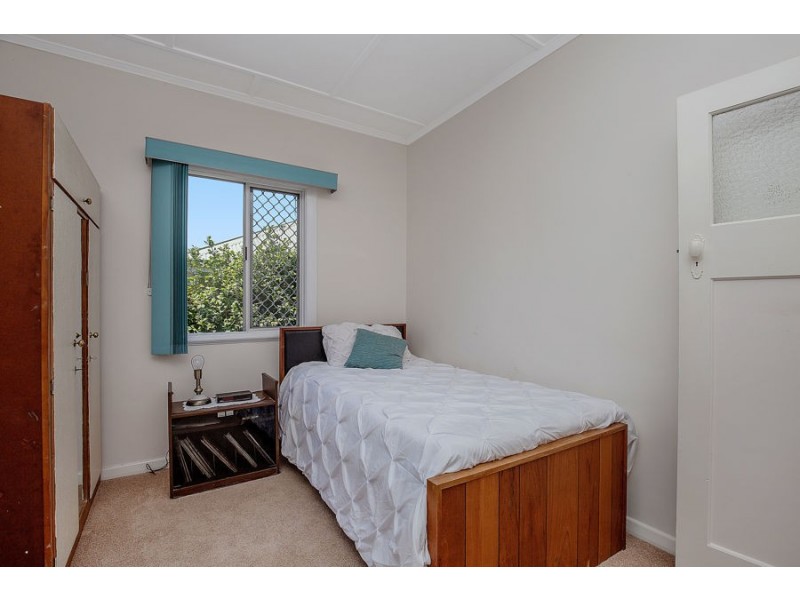 106 Esher Street, Holland Park West QLD 4121