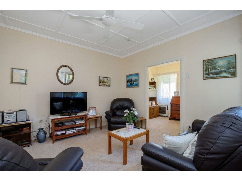 106 Esher Street, Holland Park West QLD 4121