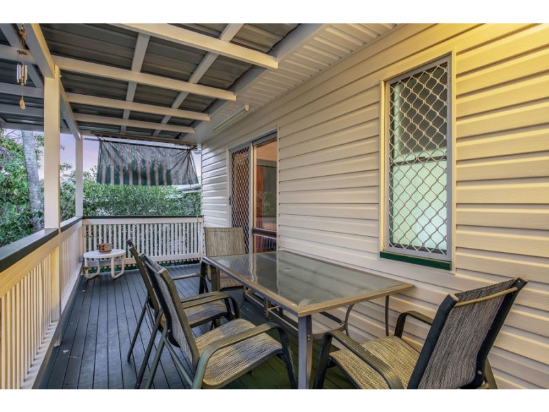 106 Esher Street, Holland Park West QLD 4121