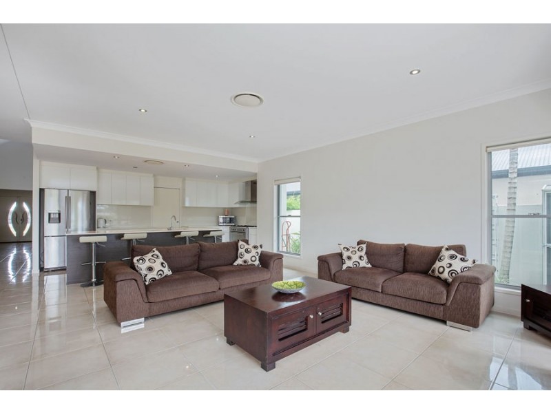 12 Marina Parade, Jacobs Well QLD 4208