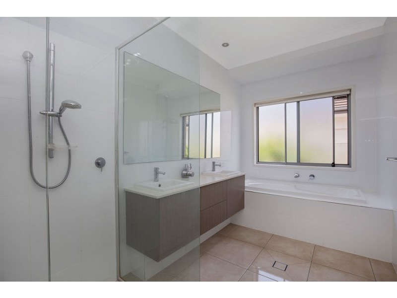 12 Marina Parade, Jacobs Well QLD 4208