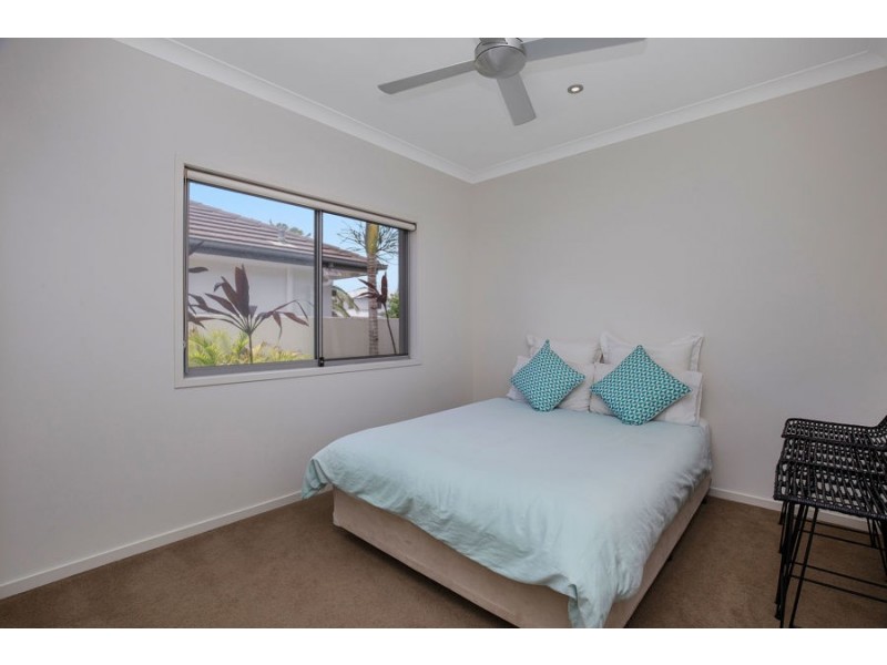 12 Marina Parade, Jacobs Well QLD 4208