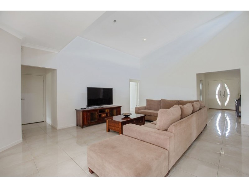 12 Marina Parade, Jacobs Well QLD 4208