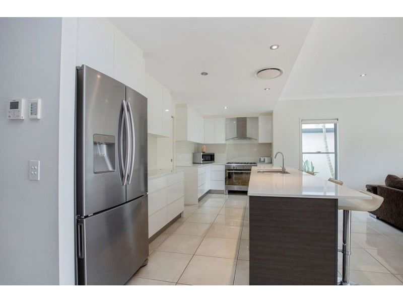 12 Marina Parade, Jacobs Well QLD 4208