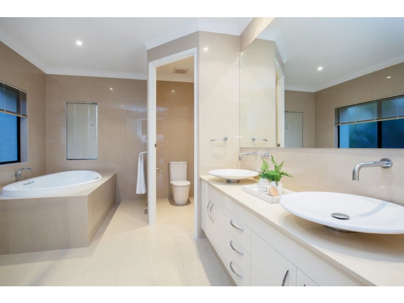 27 Windward Place, Jacobs Well QLD 4208