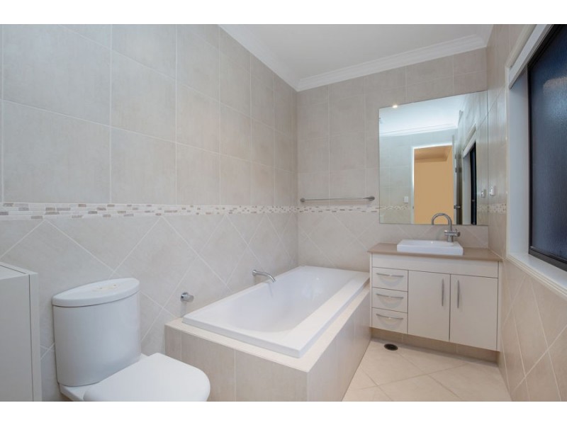 27 Windward Place, Jacobs Well QLD 4208