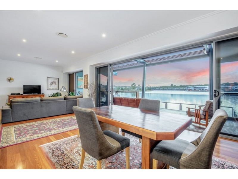 8/1 Manacor Place, Coombabah QLD 4216