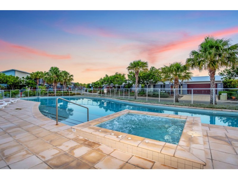 8/1 Manacor Place, Coombabah QLD 4216