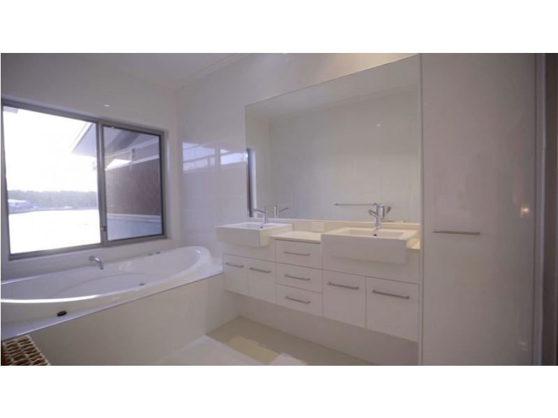 8/1 Manacor Place, Coombabah QLD 4216