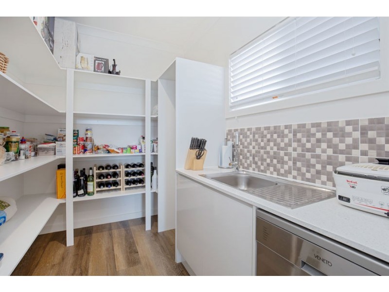 9 Paradise Parade, Jacobs Well QLD 4208
