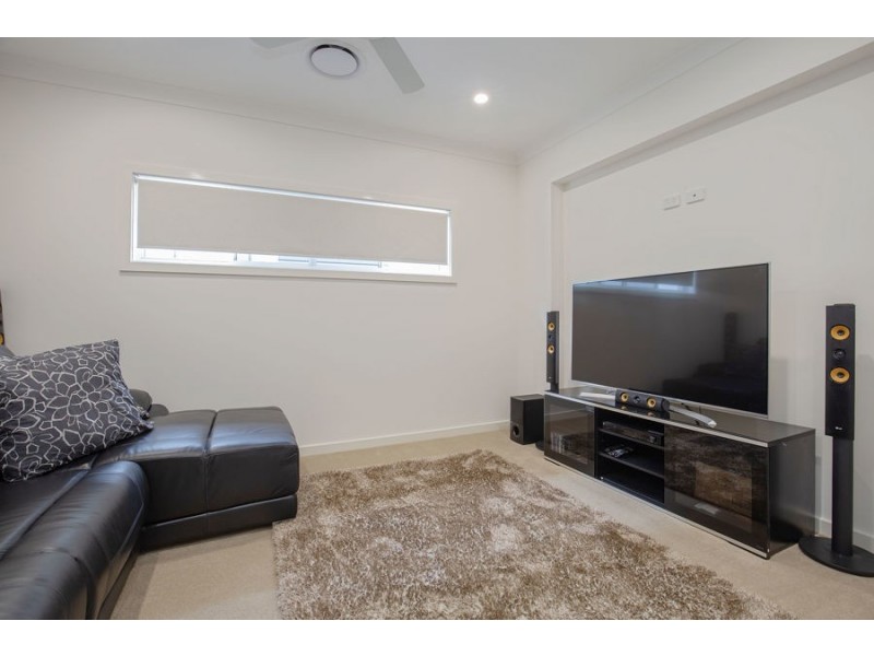 9 Paradise Parade, Jacobs Well QLD 4208