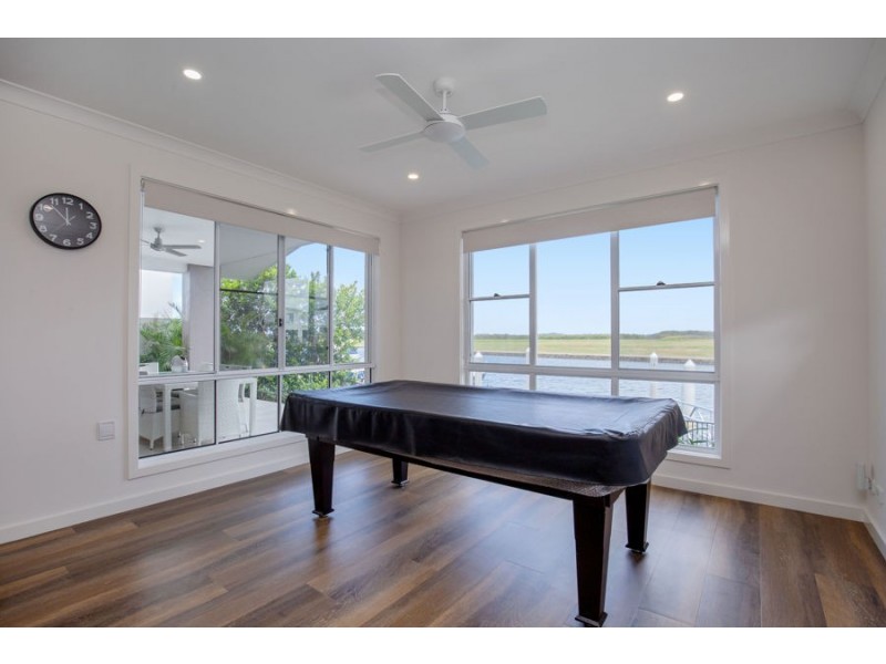 9 Paradise Parade, Jacobs Well QLD 4208
